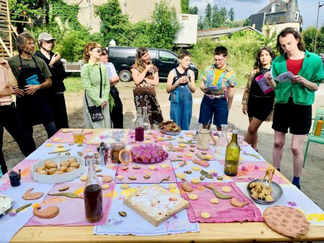 Quartier Rouge - Transition(s) - Lecture à plusieurs voix du fanzine écrit pendant la semaine