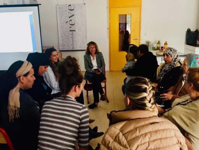 Quartier Rouge - Au bord du rêve - 2018.  Des discussions philosophiques et des ateliers d’écriture autour de la thématique : « rêves, désirs et utopies » sont proposés dans les centres sociaux, avec l’intervention du professeur Philippe Merlier. 